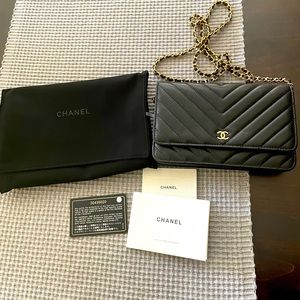 CHANEL crossbody handbag. In perfect condition.